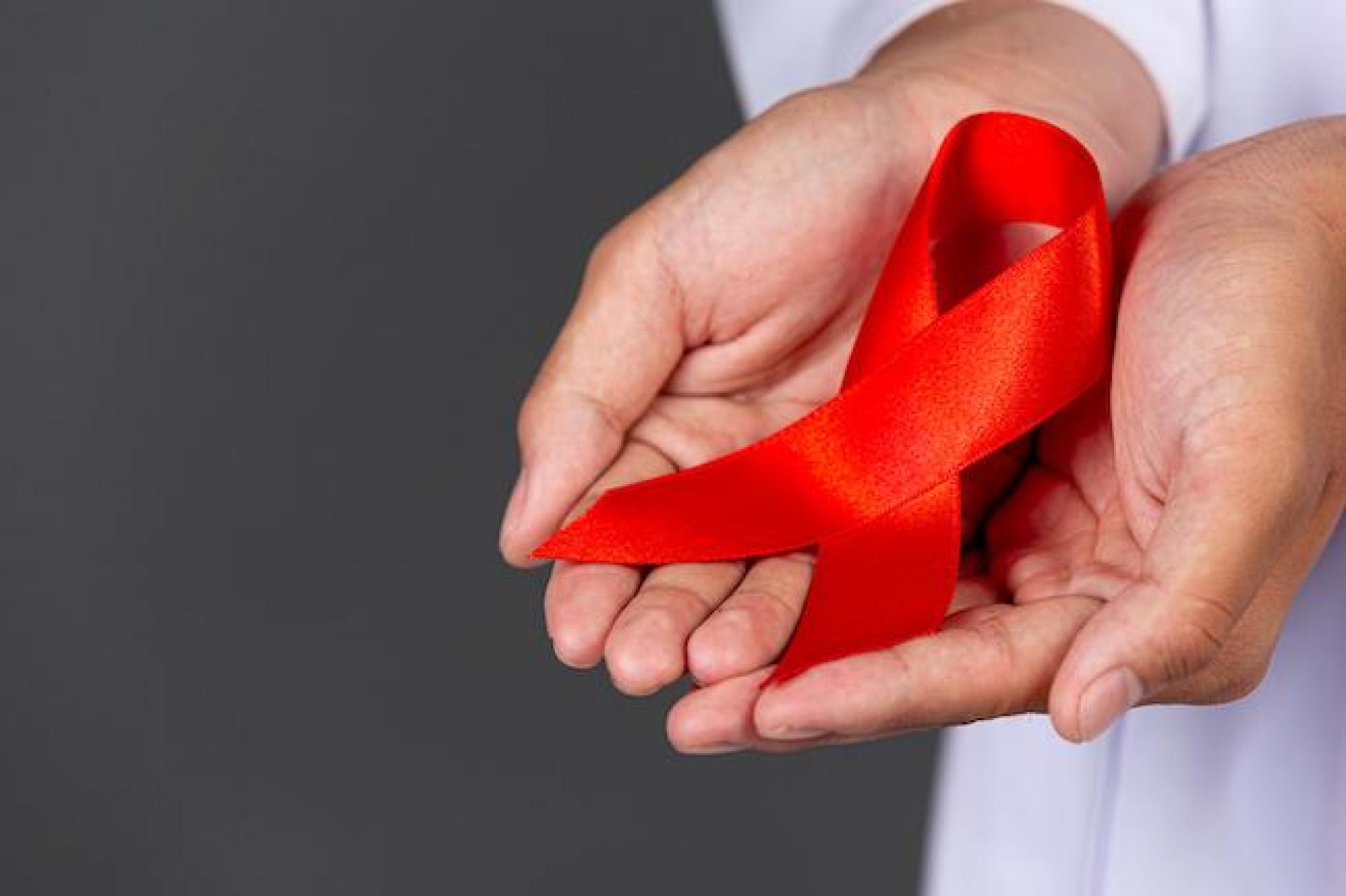 Atentado à memória das vítimas da AIDS