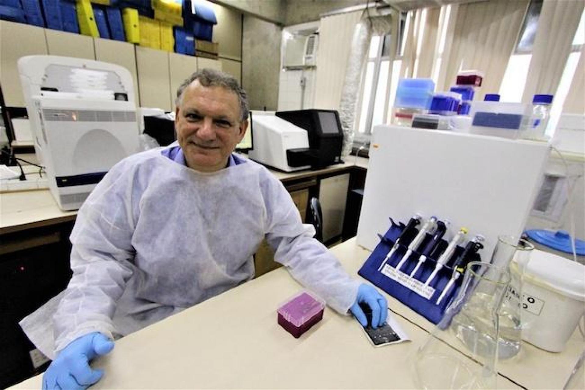 Superterapia aliada a vacina de vírus do hospedeiro pode acabar com HIV