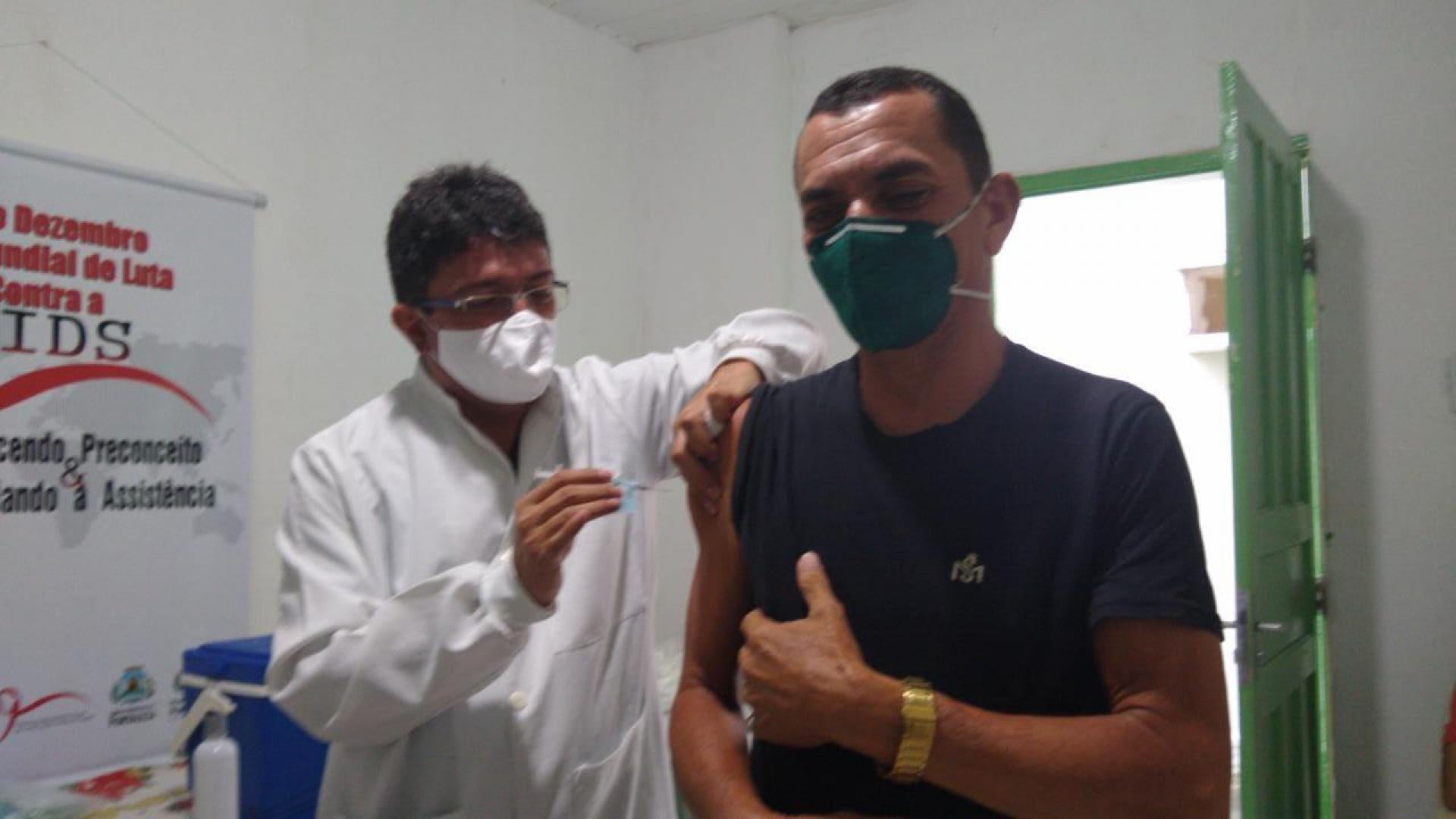 PVHA são vacinadas contra H1N1 na sede da RNP+Ceará